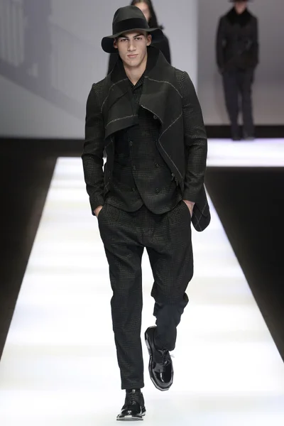 Look 14